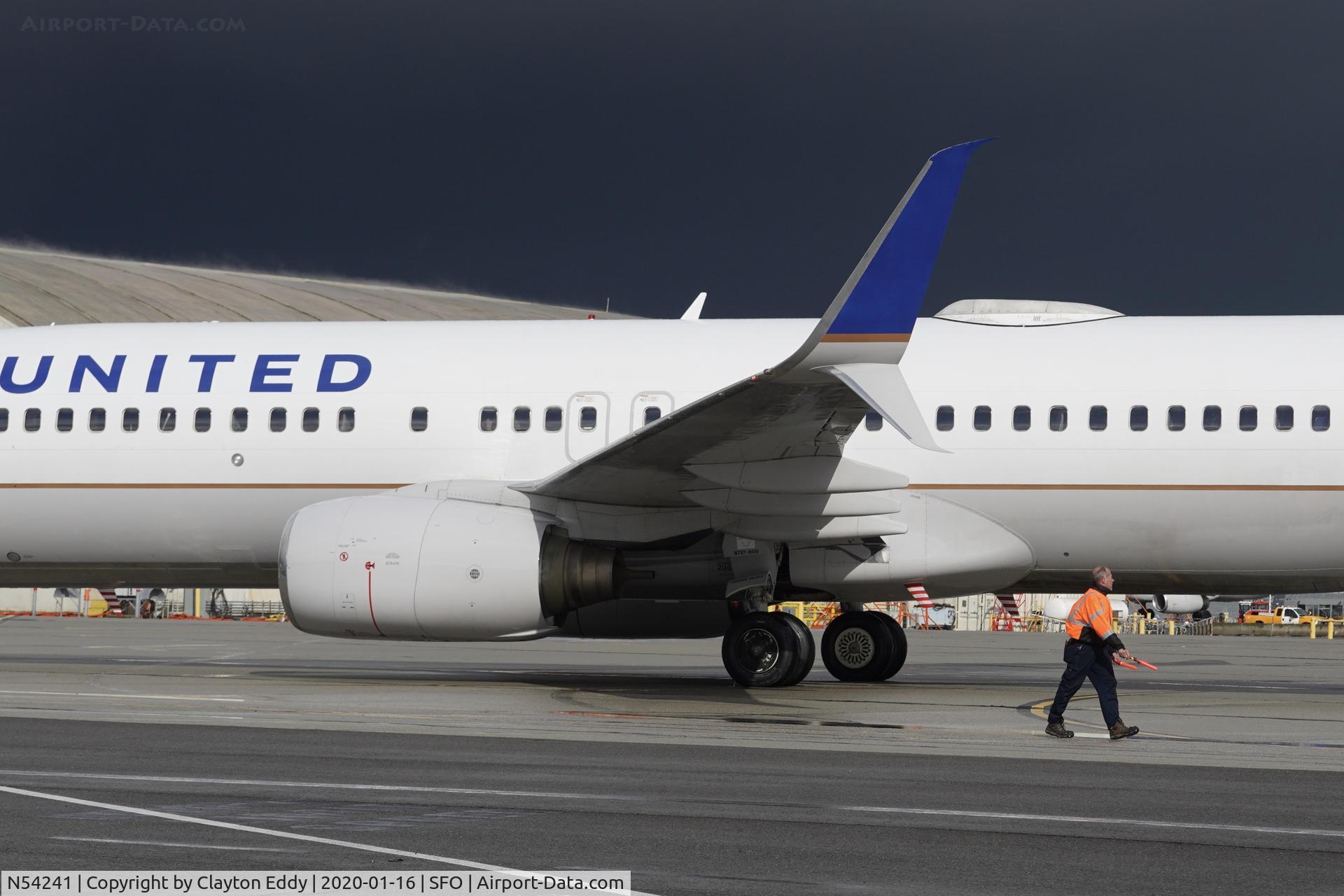 N54241, 1999 Boeing 737-824 C/N 28953, SFO 2020.