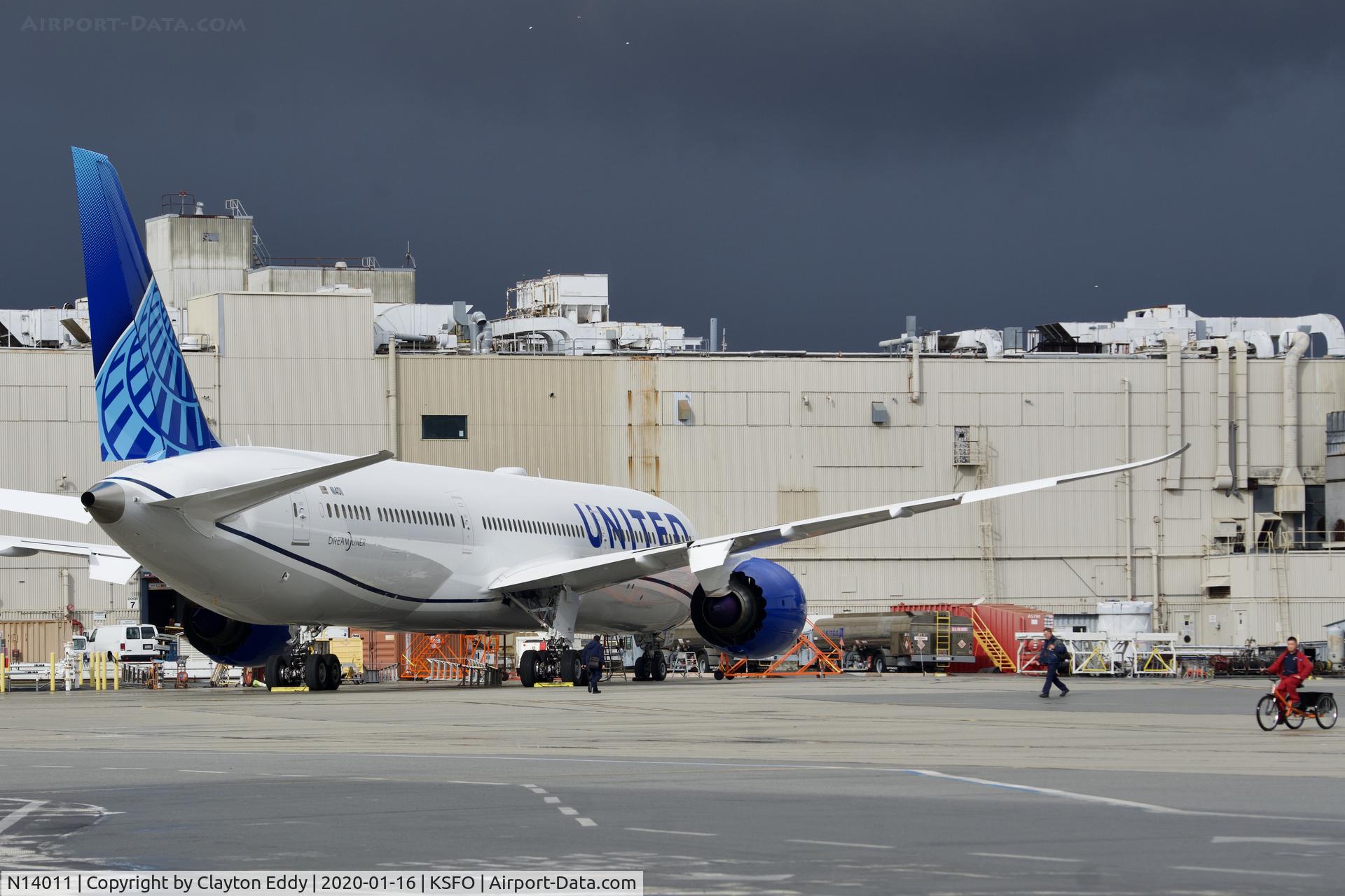 N14011, 2019 Boeing 787-10 Dreamliner Dreamliner C/N 40934, SFO 2020.