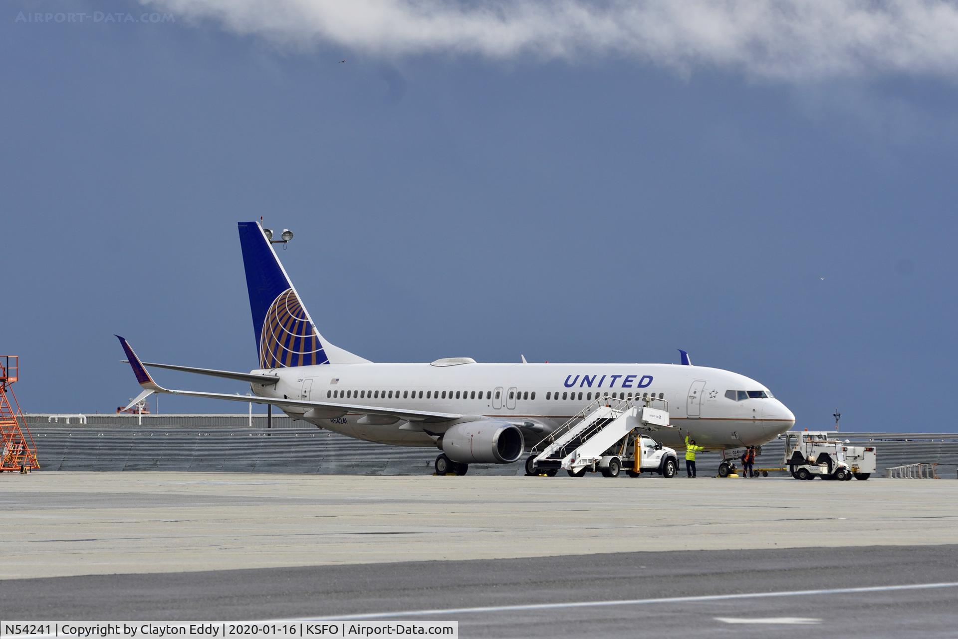 N54241, 1999 Boeing 737-824 C/N 28953, SFO 2020.