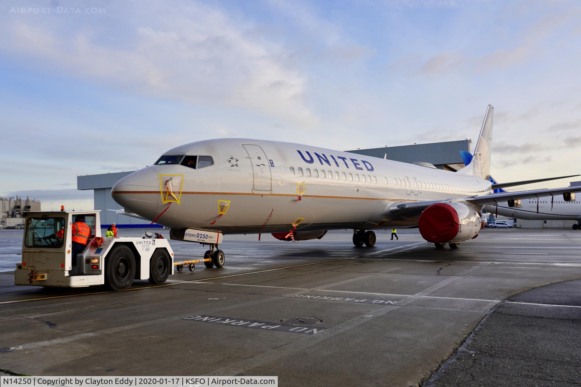 N14250, 1999 Boeing 737-824 C/N 28957, Getting ready for wash. SFO 2020.