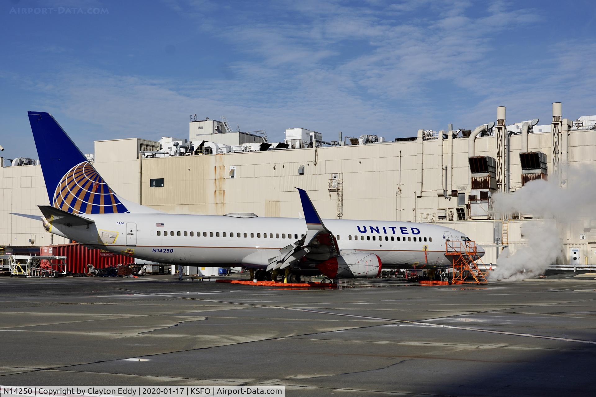 N14250, 1999 Boeing 737-824 C/N 28957, SFO 2020.
