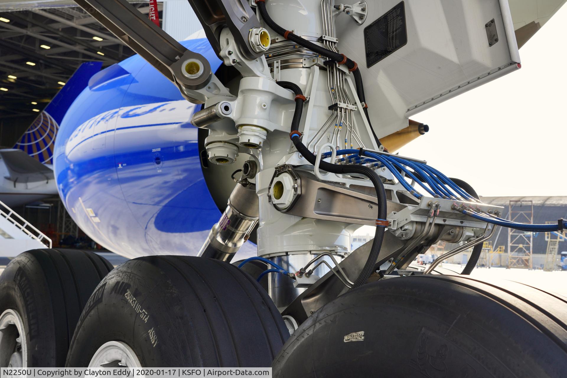 N2250U, 2019 Boeing 777-300/ER C/N 66590, SFO 2020.