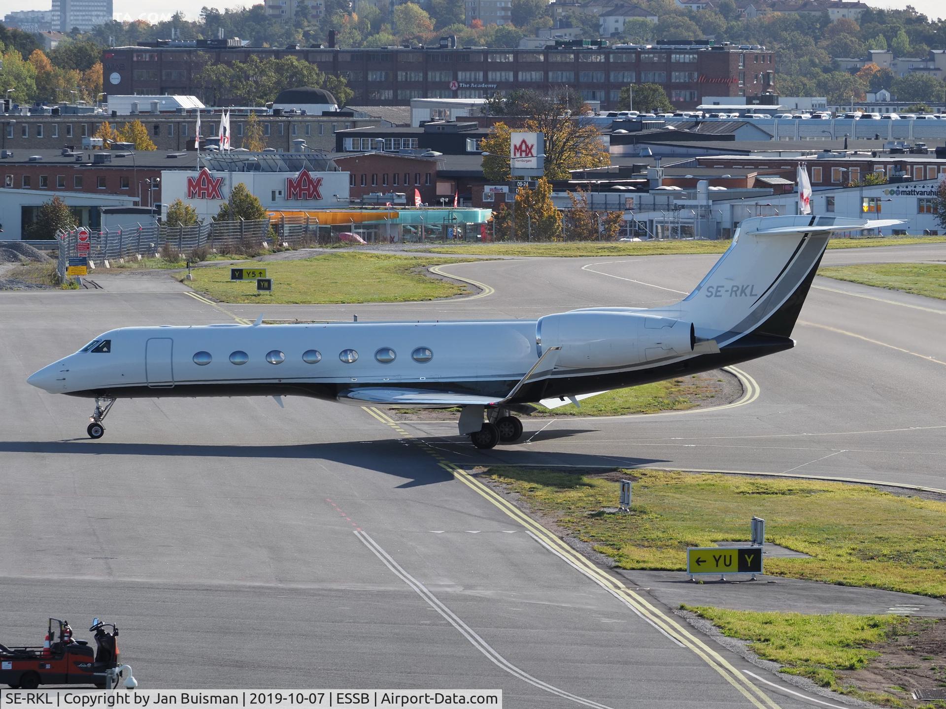 SE-RKL, 2009 Gulfstream Aerospace GV-SP (G550) C/N 5260, Saab