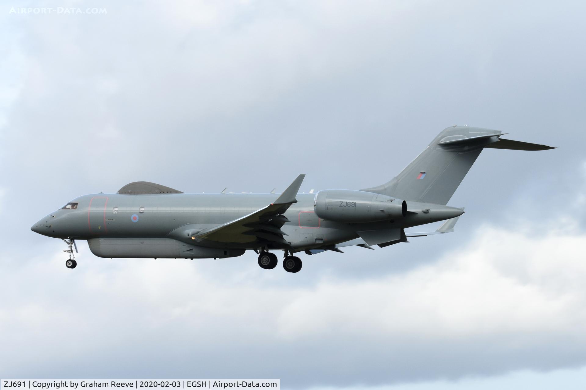 ZJ691, 2002 Bombardier BD-700-1A10 Sentinel R1 C/N 9123, Landing at Norwich.