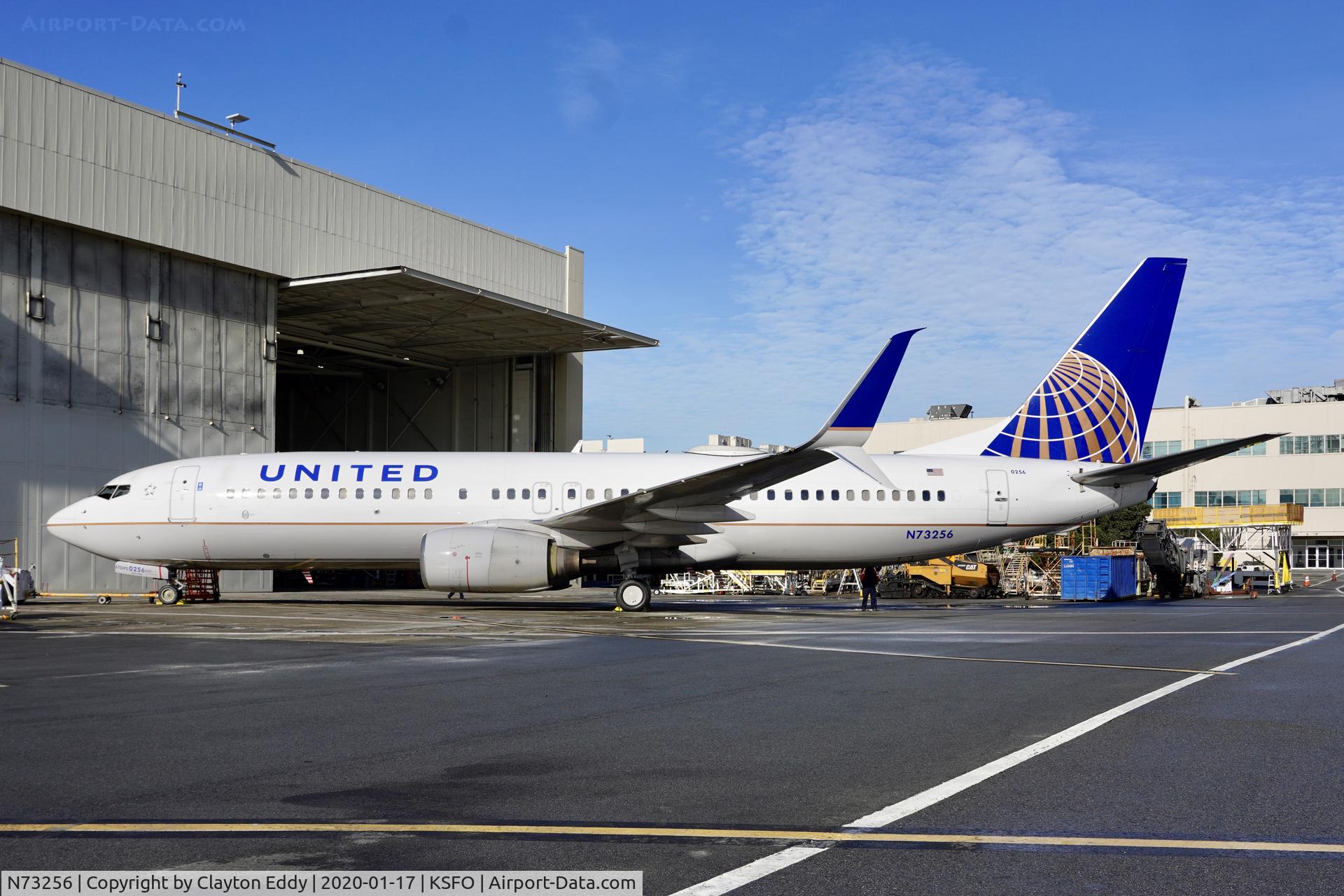 N73256, 2000 Boeing 737-824 C/N 30611, SFO 2020.