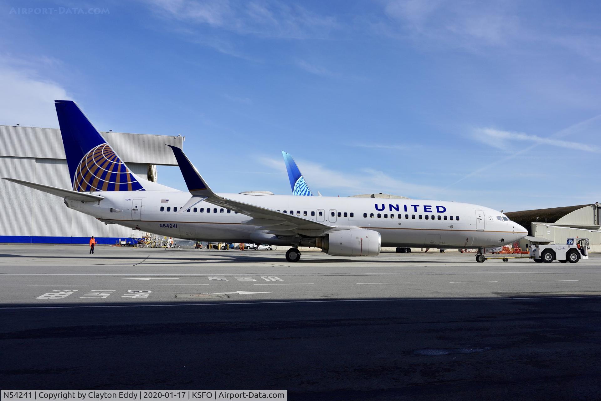 N54241, 1999 Boeing 737-824 C/N 28953, SFO 2020.