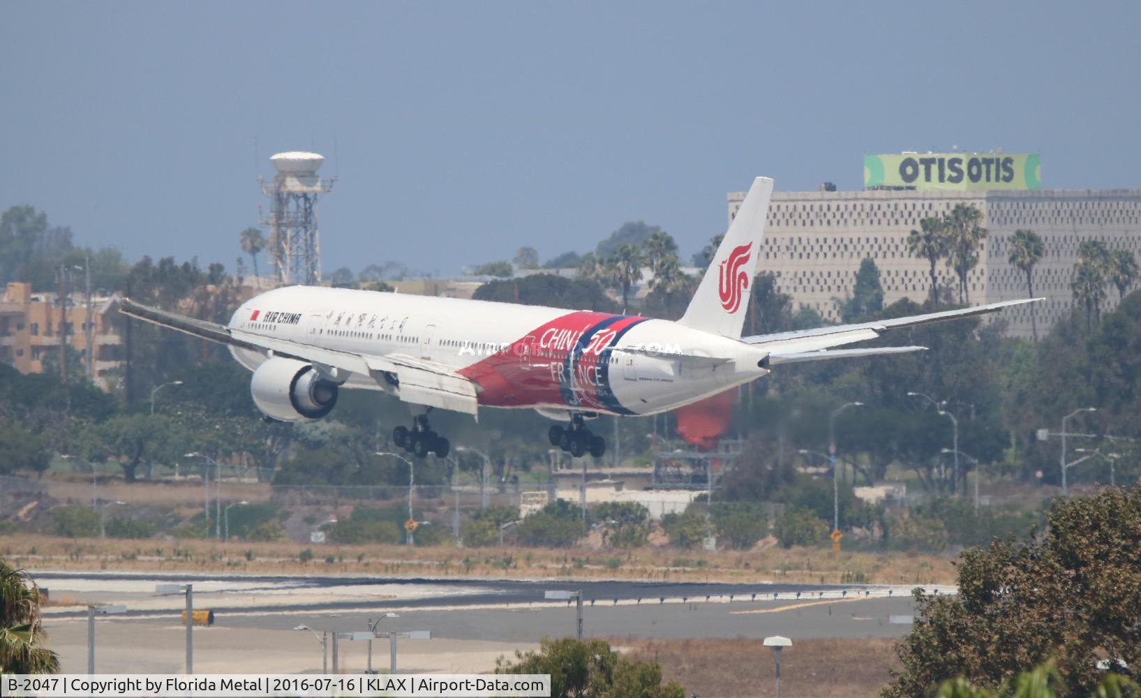 B-2047, 2014 Boeing 777-39L/ER C/N 60374/1196, LAX spotting