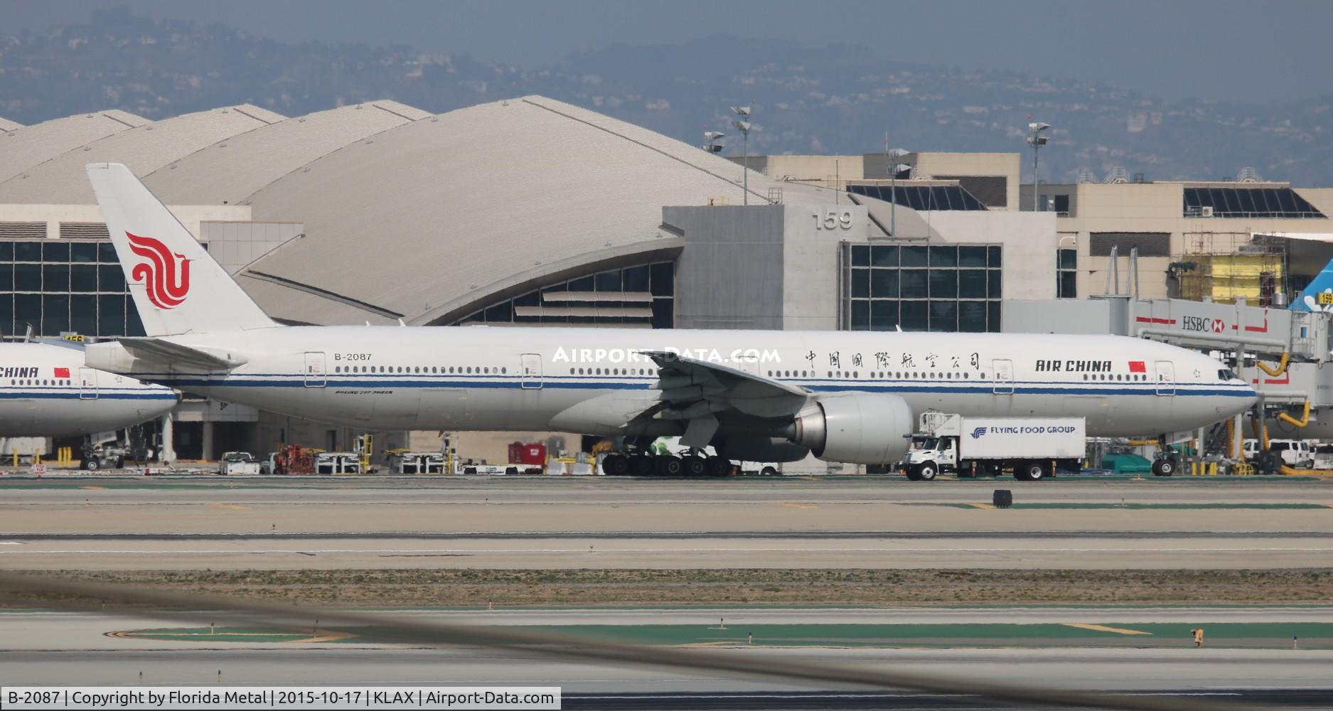 B-2087, 2011 Boeing 777-39L/ER C/N 38672, LAX spotting