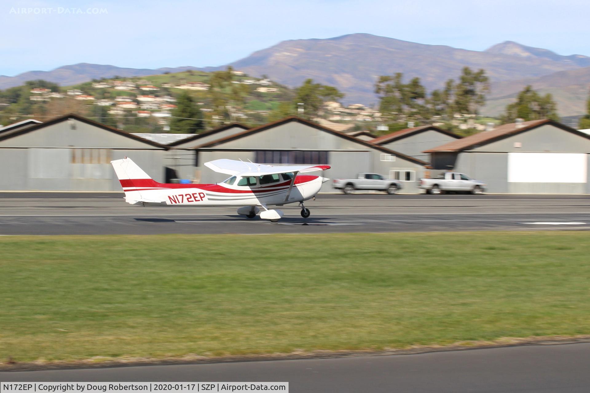 N172EP, 1976 Cessna 172N C/N 17267932, 1976 Cessna 172N SKYHAWK, Lycoming O-360-H2AD 160 Hp, takeoff roll Rwy 04
