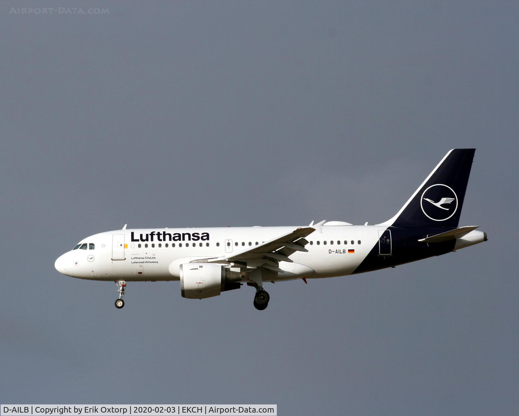 D-AILB, 1996 Airbus A319-114 C/N 610, D-AILB landing rw 22L