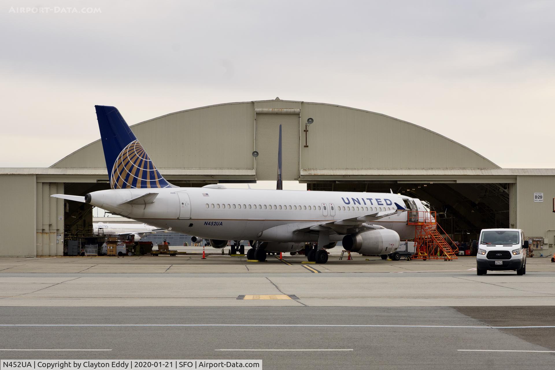 N452UA, 1999 Airbus A320-232 C/N 0955, SFO 2020.
