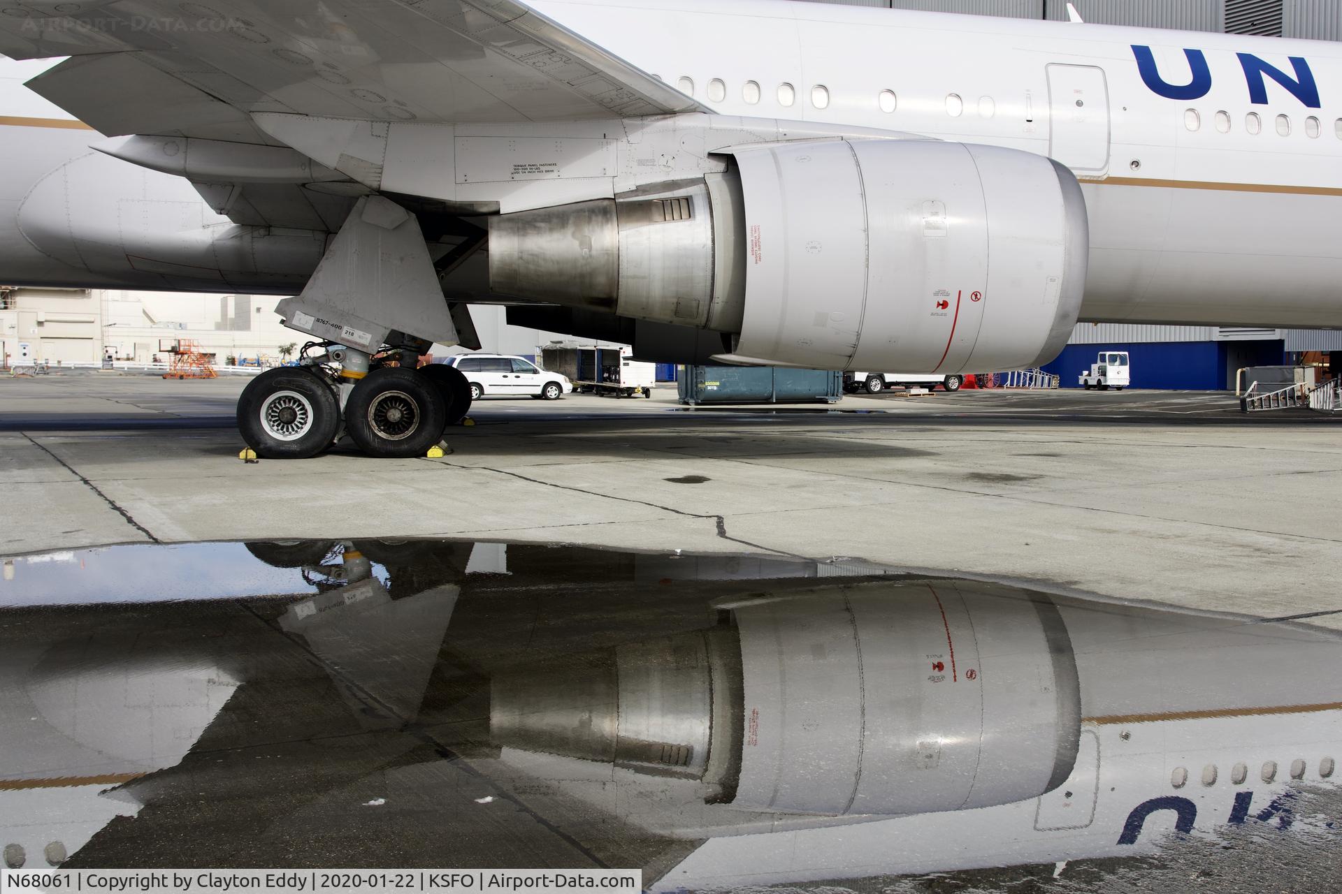 N68061, 2002 Boeing 767-424/ER C/N 29456, SFO 2020.