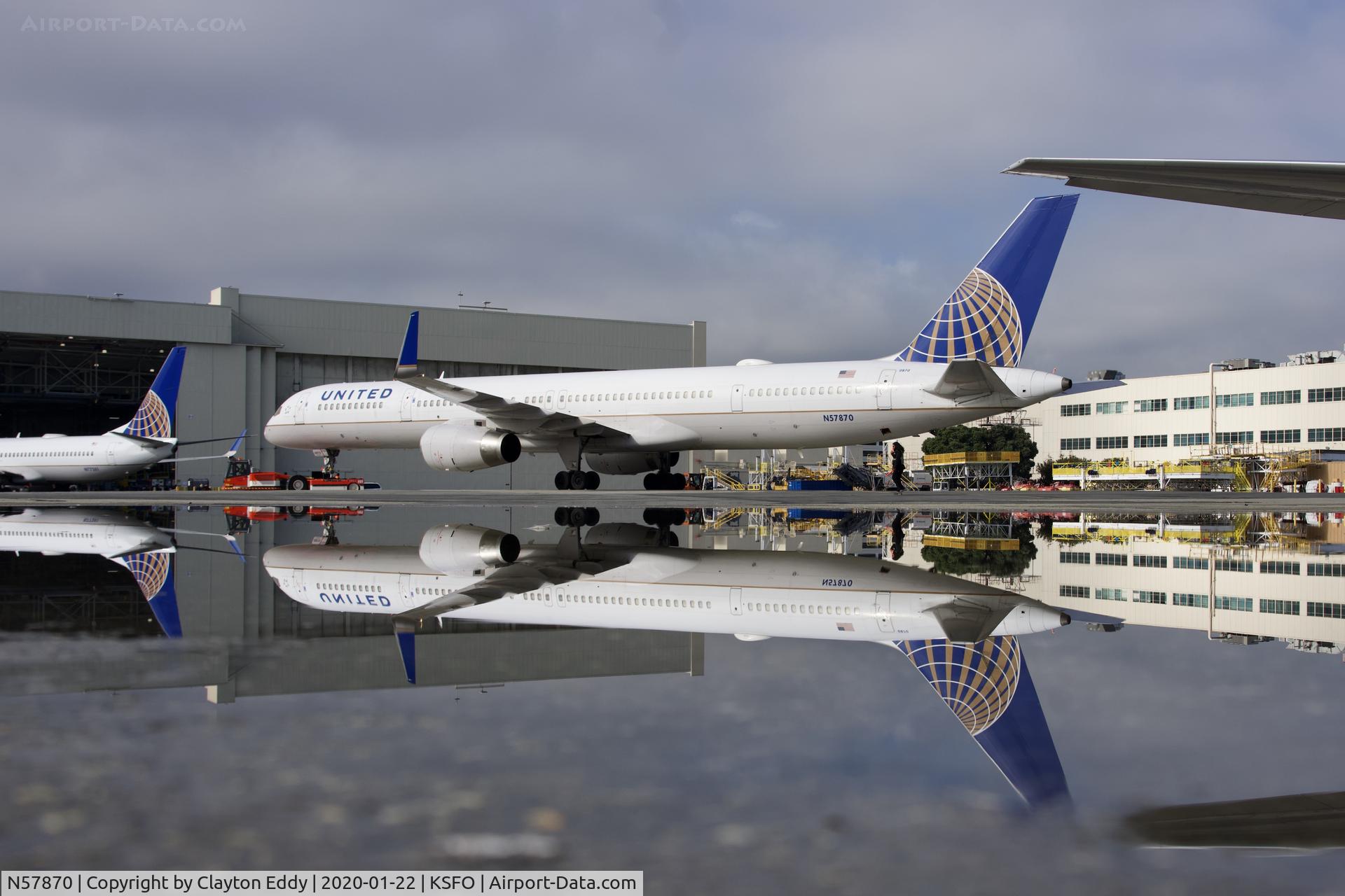 N57870, 2003 Boeing 757-33N C/N 33525, SFO 2020.