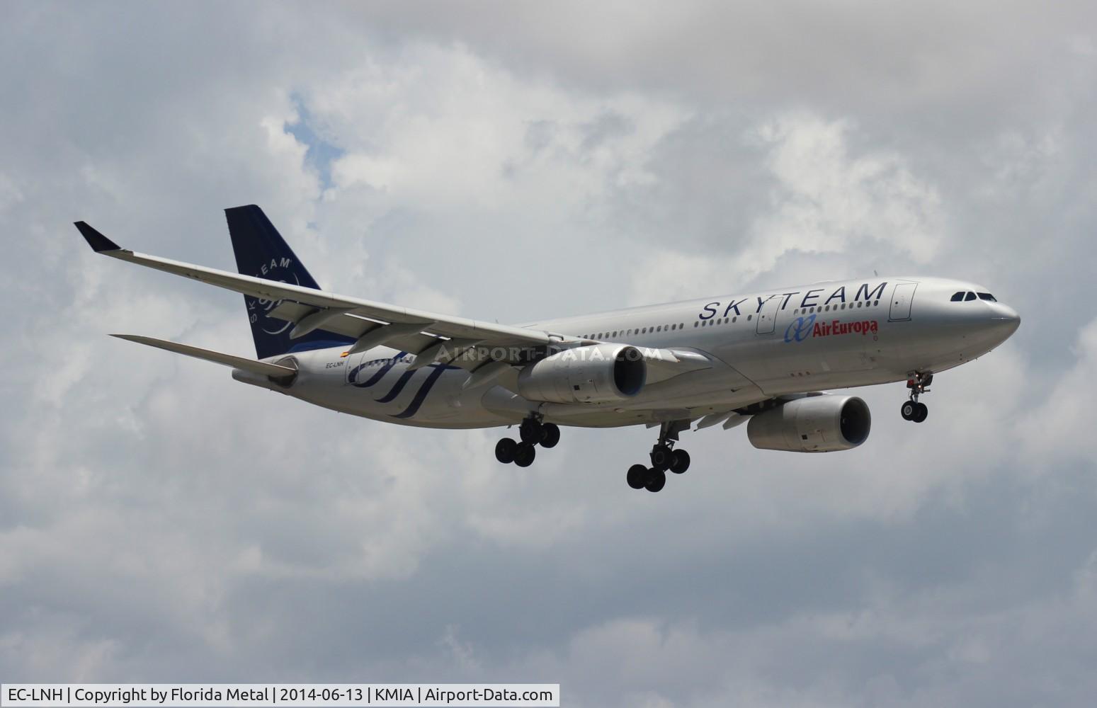 EC-LNH, 2003 Airbus A330-243 C/N 551, MIA 2014