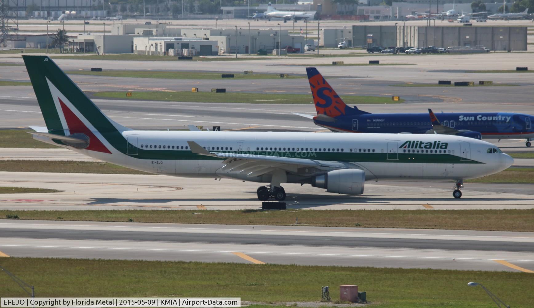 EI-EJO, 2012 Airbus A330-202 C/N 1327, MIA 2015