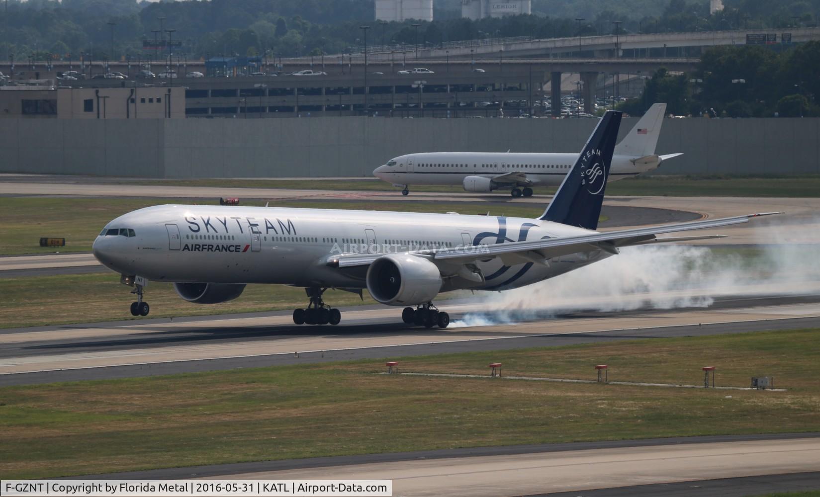 F-GZNT, 2016 Boeing 777-328/ER C/N 38705, ATL 2016