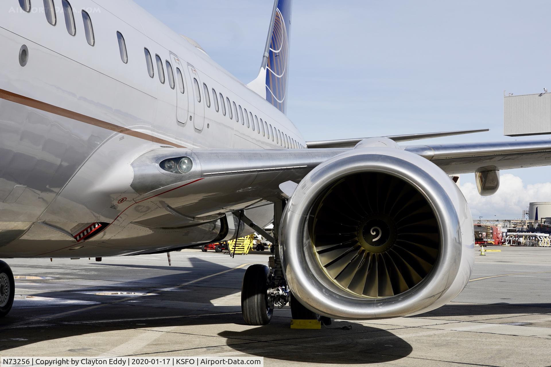 N73256, 2000 Boeing 737-824 C/N 30611, SFO 2020.