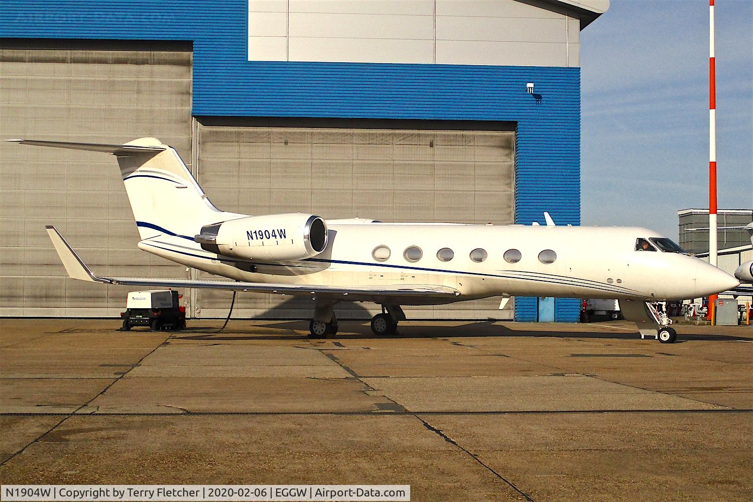 N1904W, 1994 Gulfstream Aerospace G-IV SP C/N 1237, At Luton