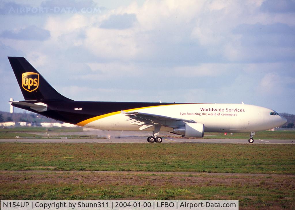 N154UP, 2004 Airbus A300F4-622R C/N 0840, Delivery day... first in new c/s