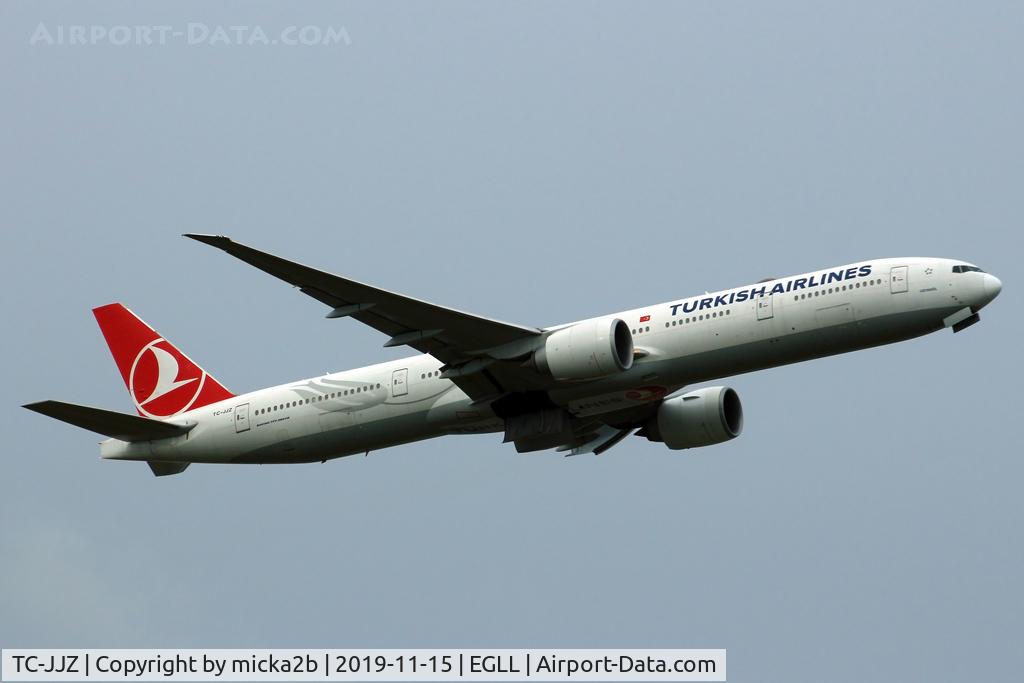 TC-JJZ, 2015 Boeing 777-3F2/ER C/N 44122, Take off