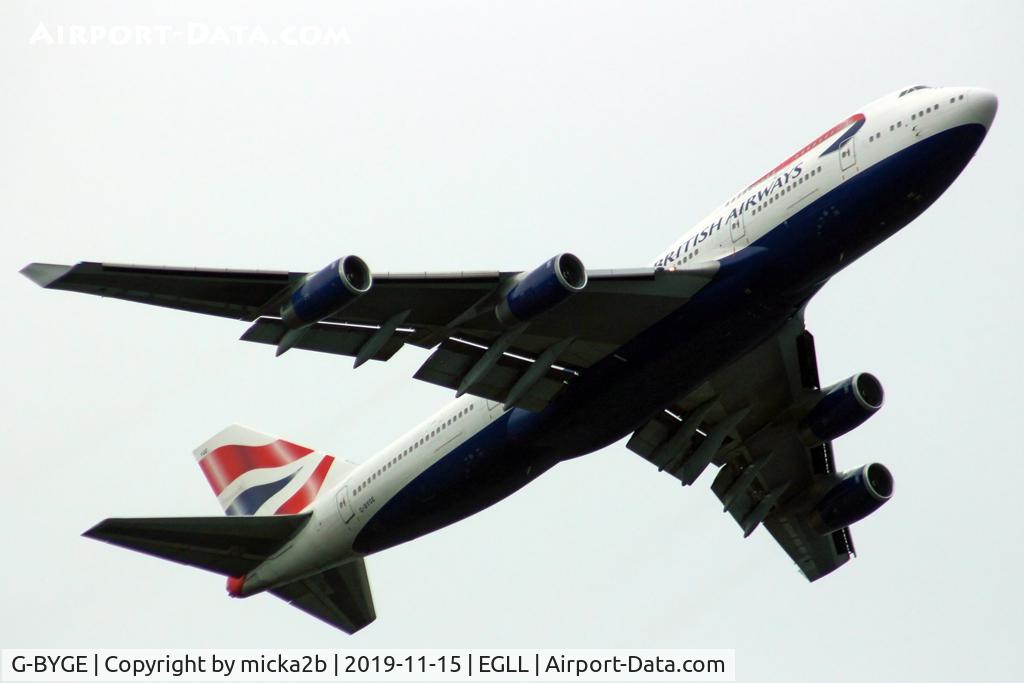 G-BYGE, 1999 Boeing 747-436 C/N 28858, Take off. Scrapped in september 2020.