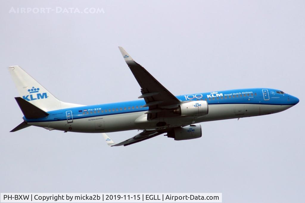 PH-BXW, 2007 Boeing 737-8K2 C/N 30360, Take off