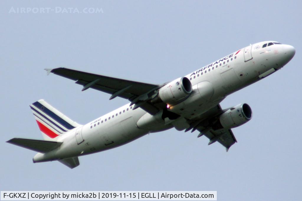 F-GKXZ, 2009 Airbus A320-214 C/N 4084, Take off