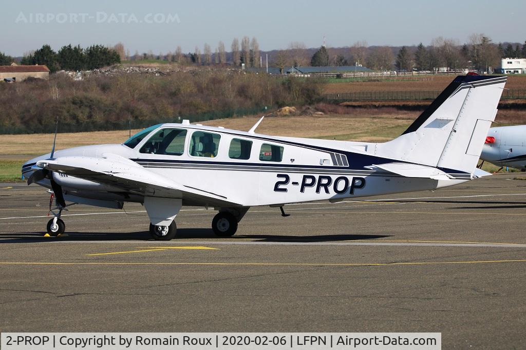 2-PROP, 1977 Beech 58 Baron C/N TH-893, Parked