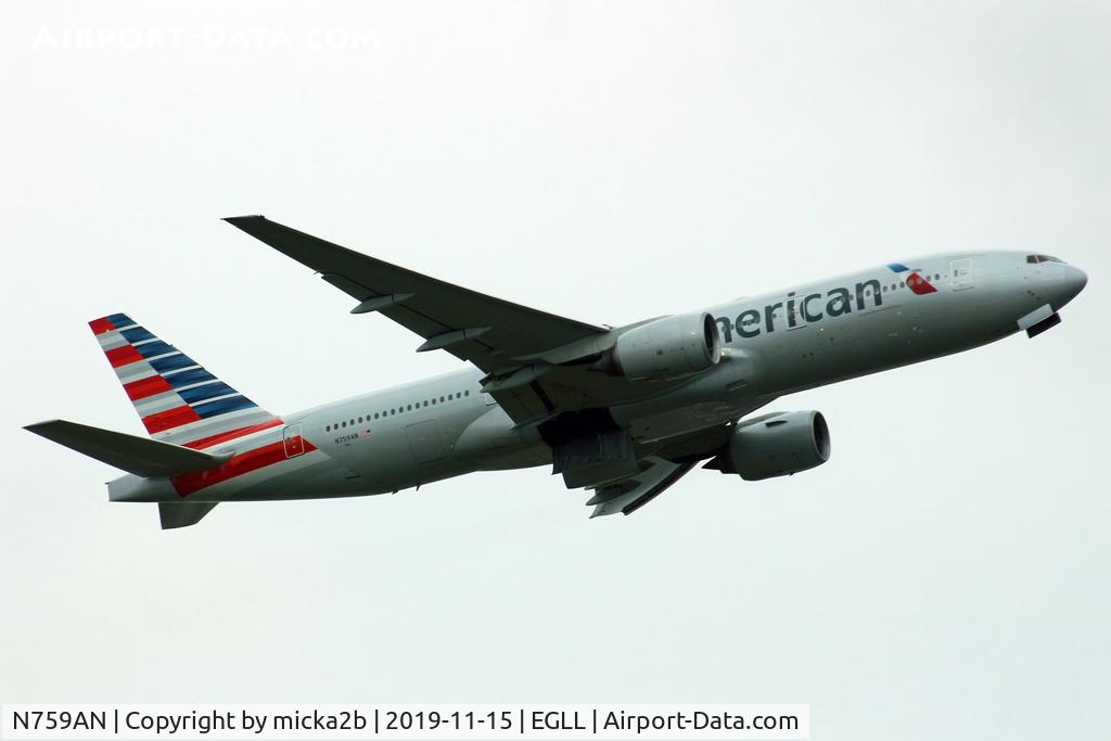 N759AN, 2001 Boeing 777-223/ER C/N 32638, Take off