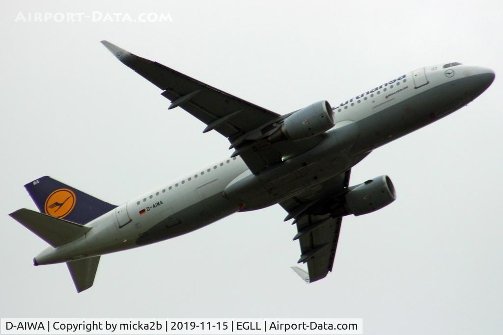 D-AIWA, 2017 Airbus A320-214 C/N 7681, Take off