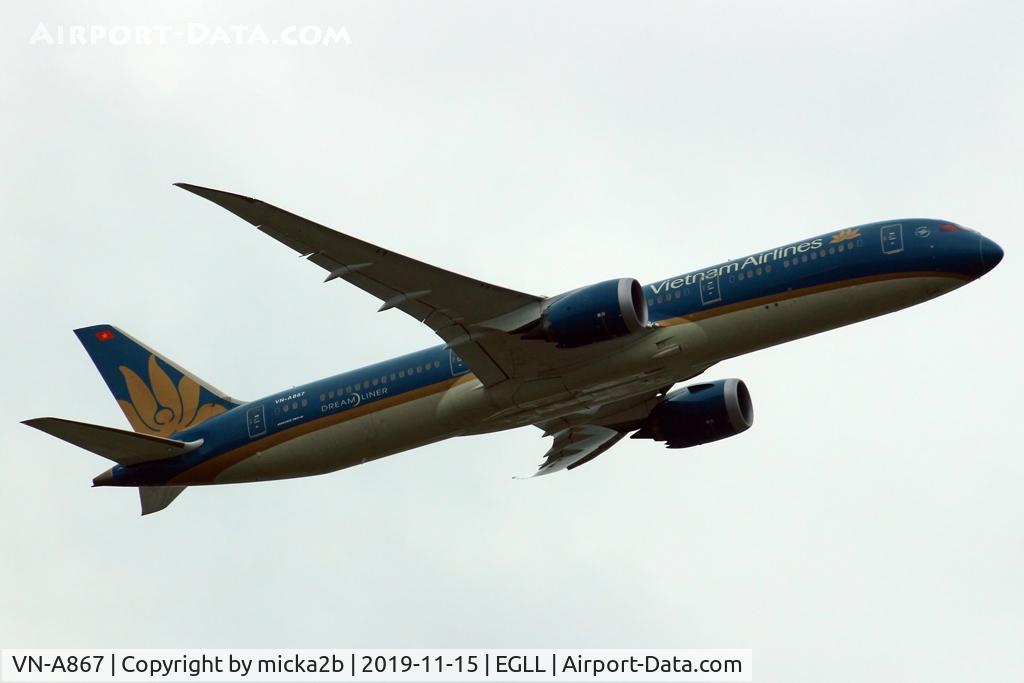 VN-A867, 2016 Boeing 787-9 Dreamliner Dreamliner C/N 39287, Take off