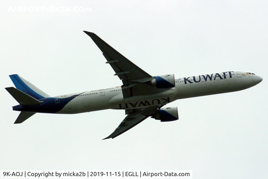 9K-AOJ, 2017 Boeing 777-300/ER C/N 62567, Take off