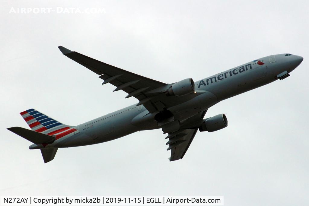 N272AY, 2000 Airbus A330-323 C/N 333, Take off