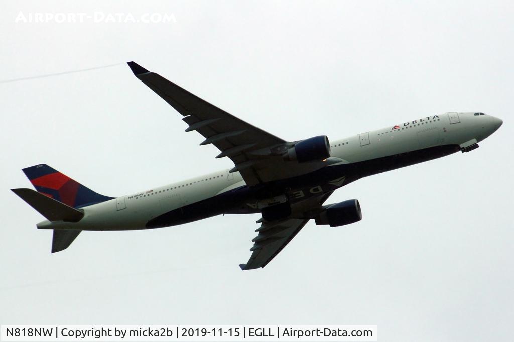 N818NW, 2007 Airbus A330-323 C/N 0857, Take off