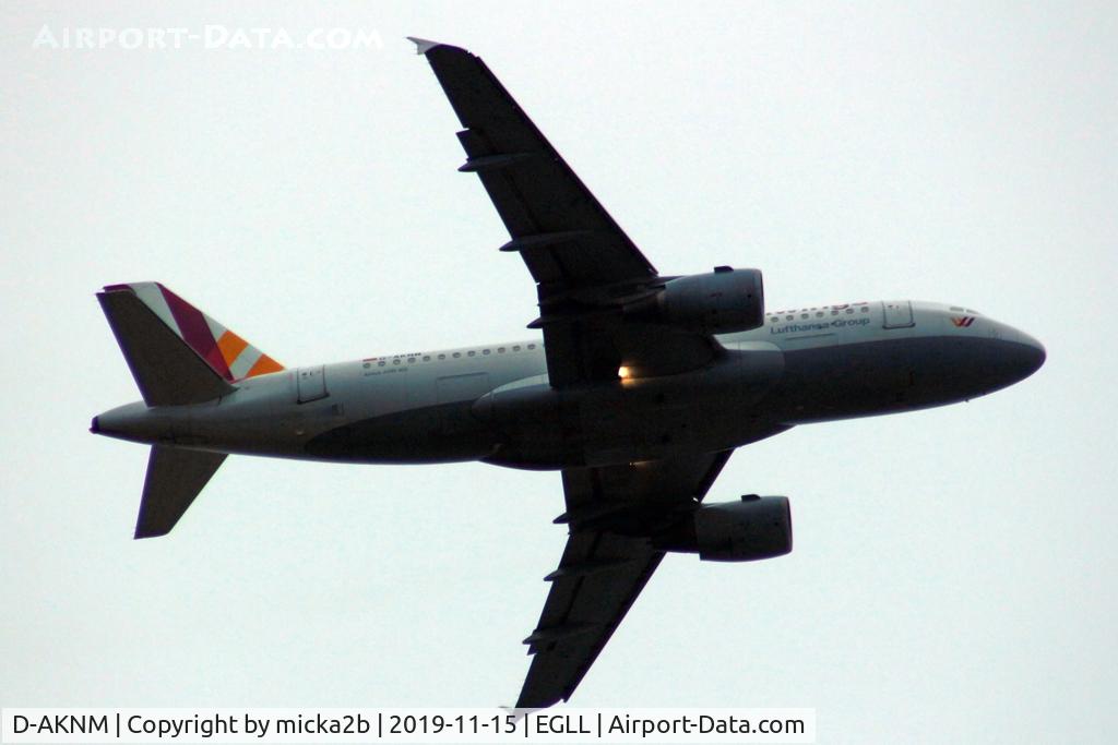 D-AKNM, 1999 Airbus A319-112 C/N 1089, Take off. Scrapped in July 2022.