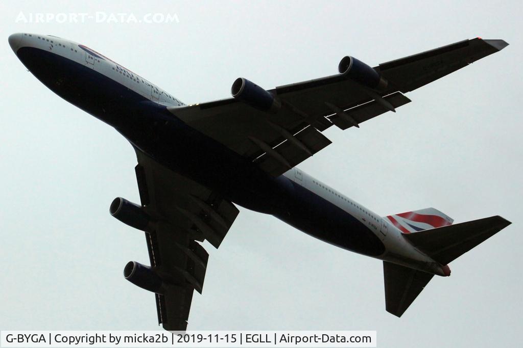 G-BYGA, 1998 Boeing 747-436 C/N 28855, Take off