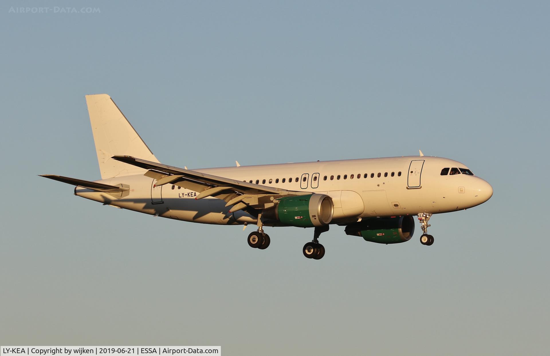 LY-KEA, 2011 Airbus A319-112 C/N 4691, RWY 26