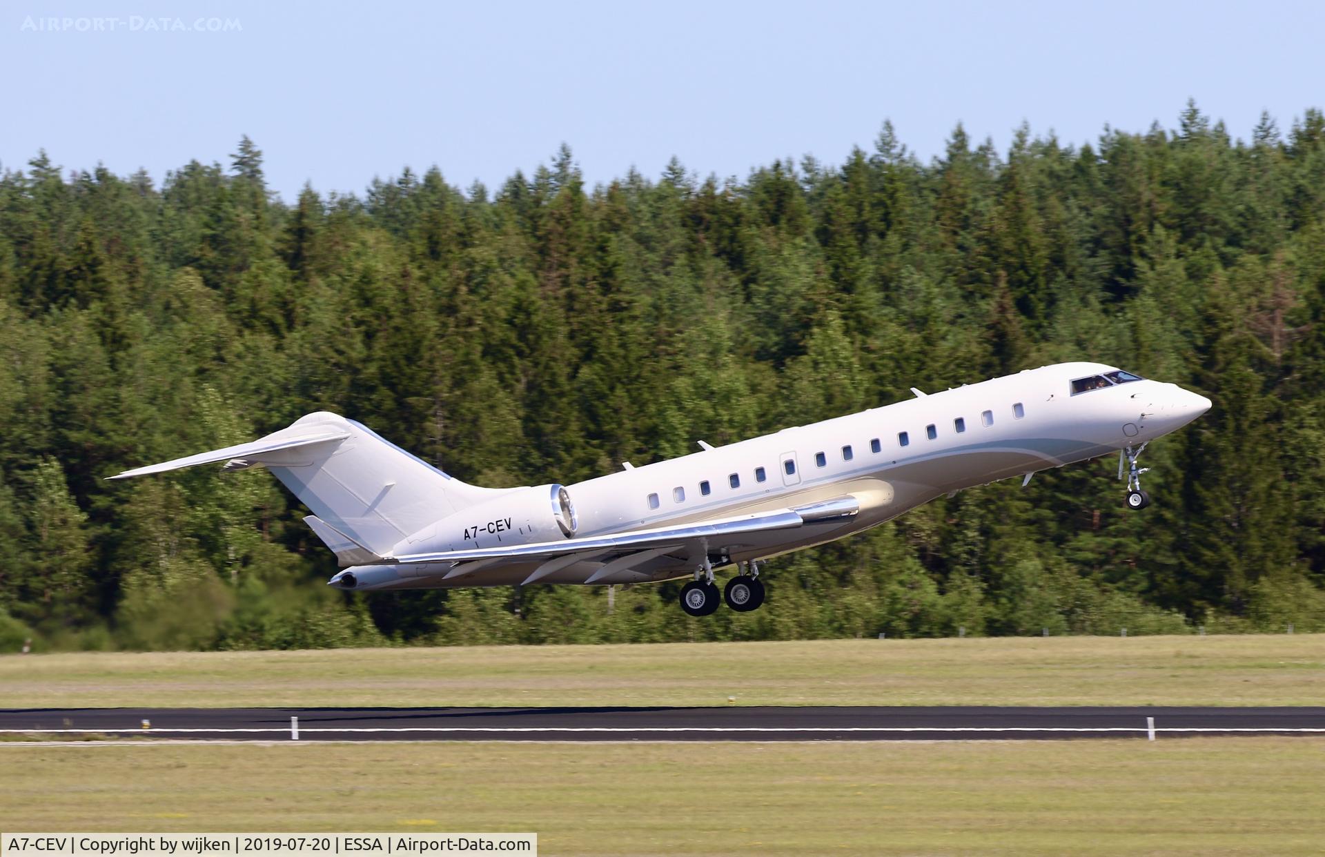 A7-CEV, 2013 Bombardier BD-700-1A10 Global 5000 C/N 9534, RWY 19L