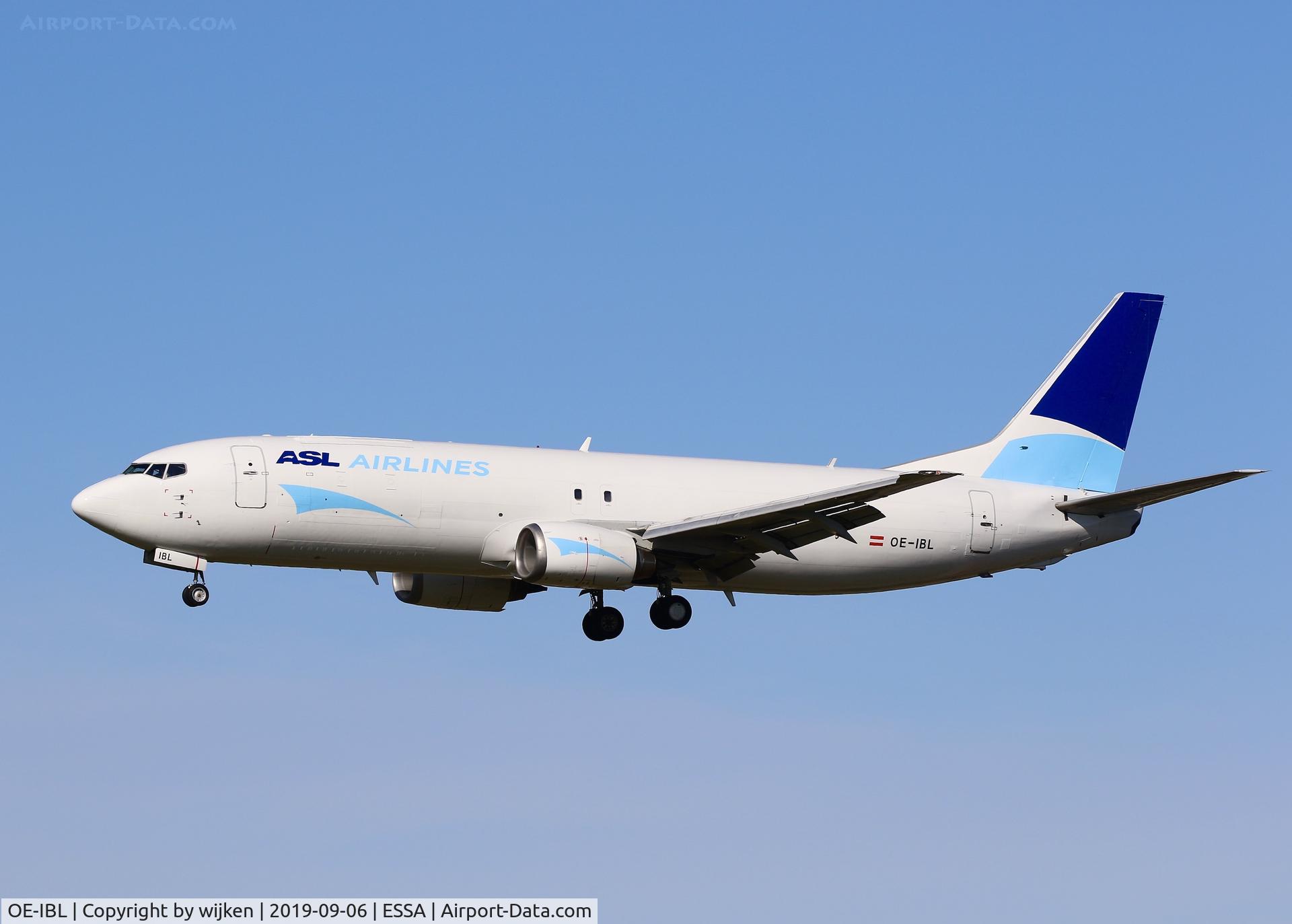 OE-IBL, 1998 Boeing 737-490F C/N 28893, RWY 19L