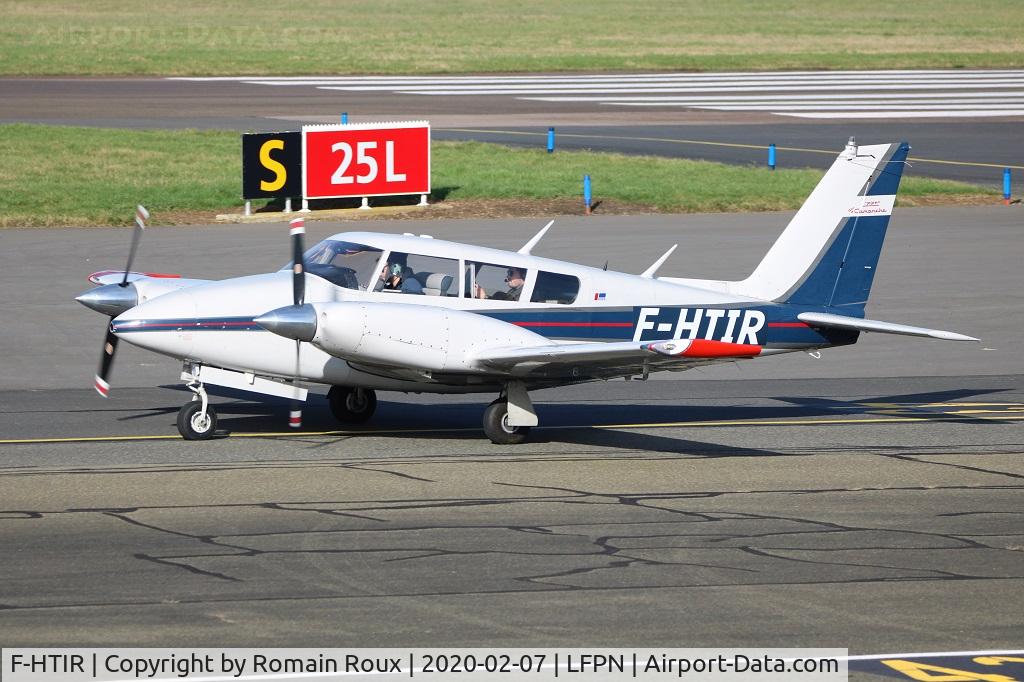F-HTIR, 1971 Piper PA-39-160 Twin Comanche C/R C/N 39-86, Taxiing