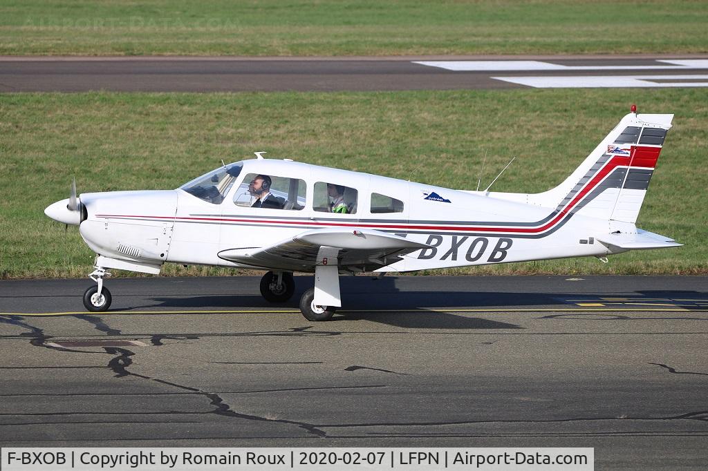 F-BXOB, Piper PA-28R-200 Cherokee Arrow C/N 28R7435198, Taxiing