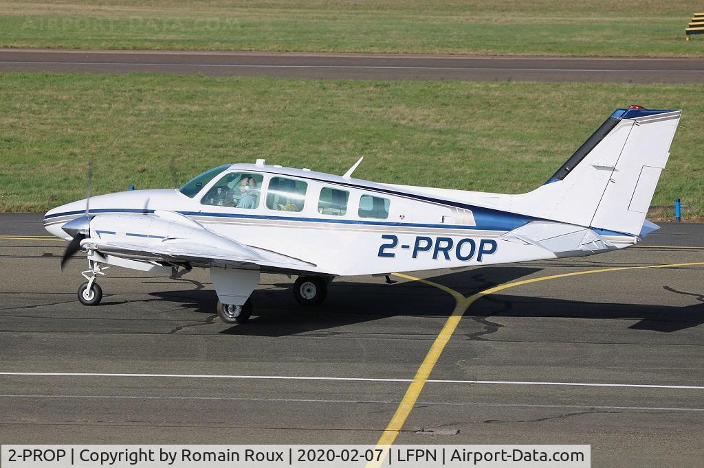 2-PROP, 1977 Beech 58 Baron C/N TH-893, Taxiing