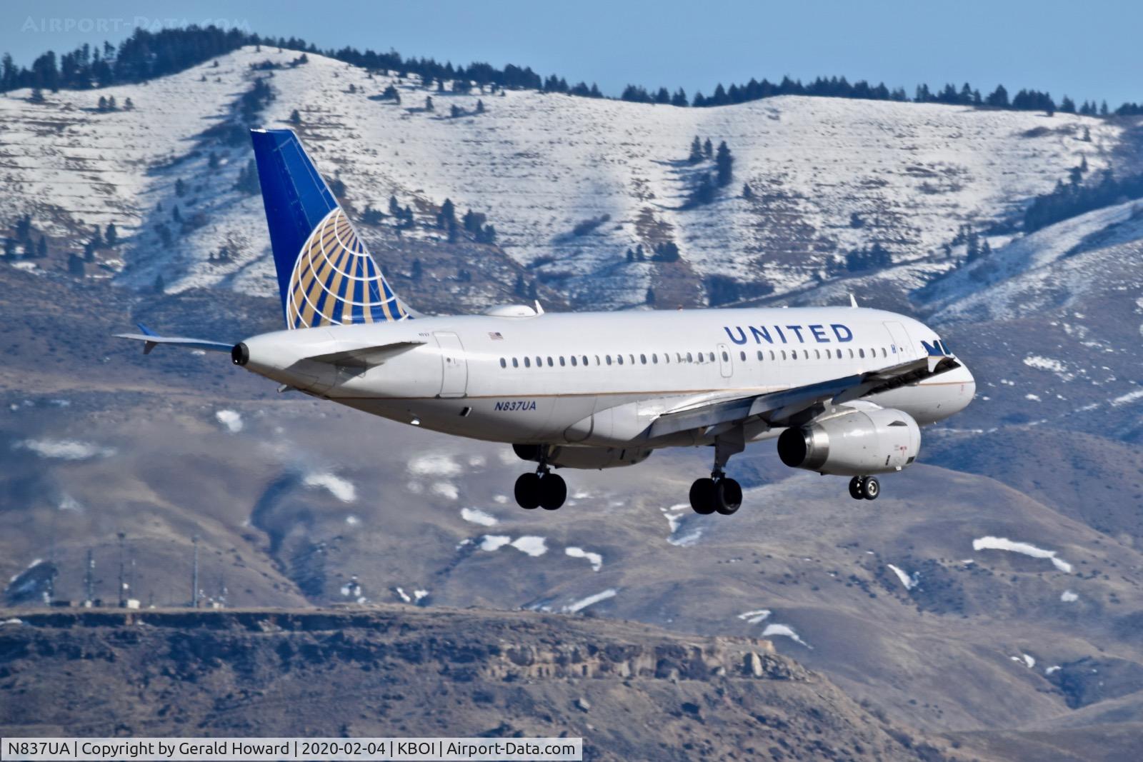 N837UA, 2001 Airbus A319-131 C/N 1474, Landing 10L.