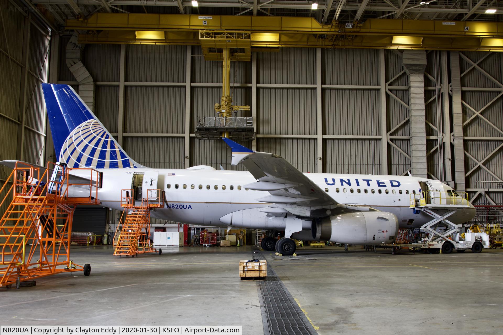 N820UA, 1998 Airbus A319-131 C/N 898, SFO 2020.