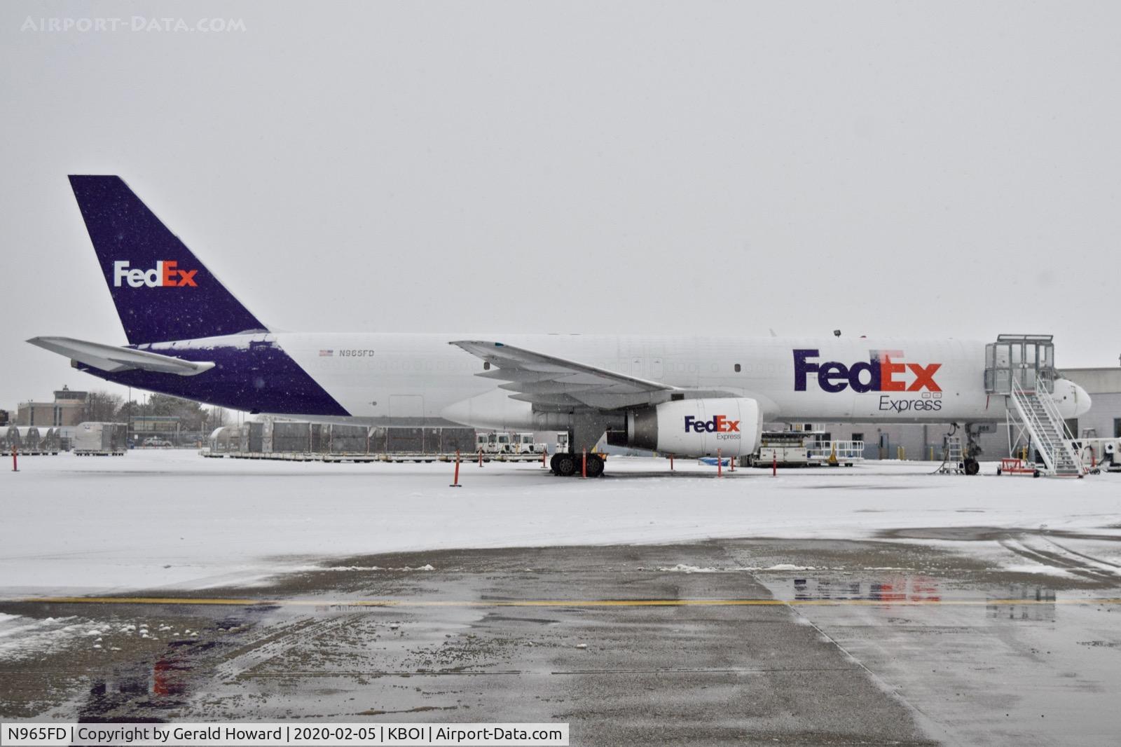 N965FD, 1997 Boeing 757-258 C/N 27622, On the Fed Ex ramp.
