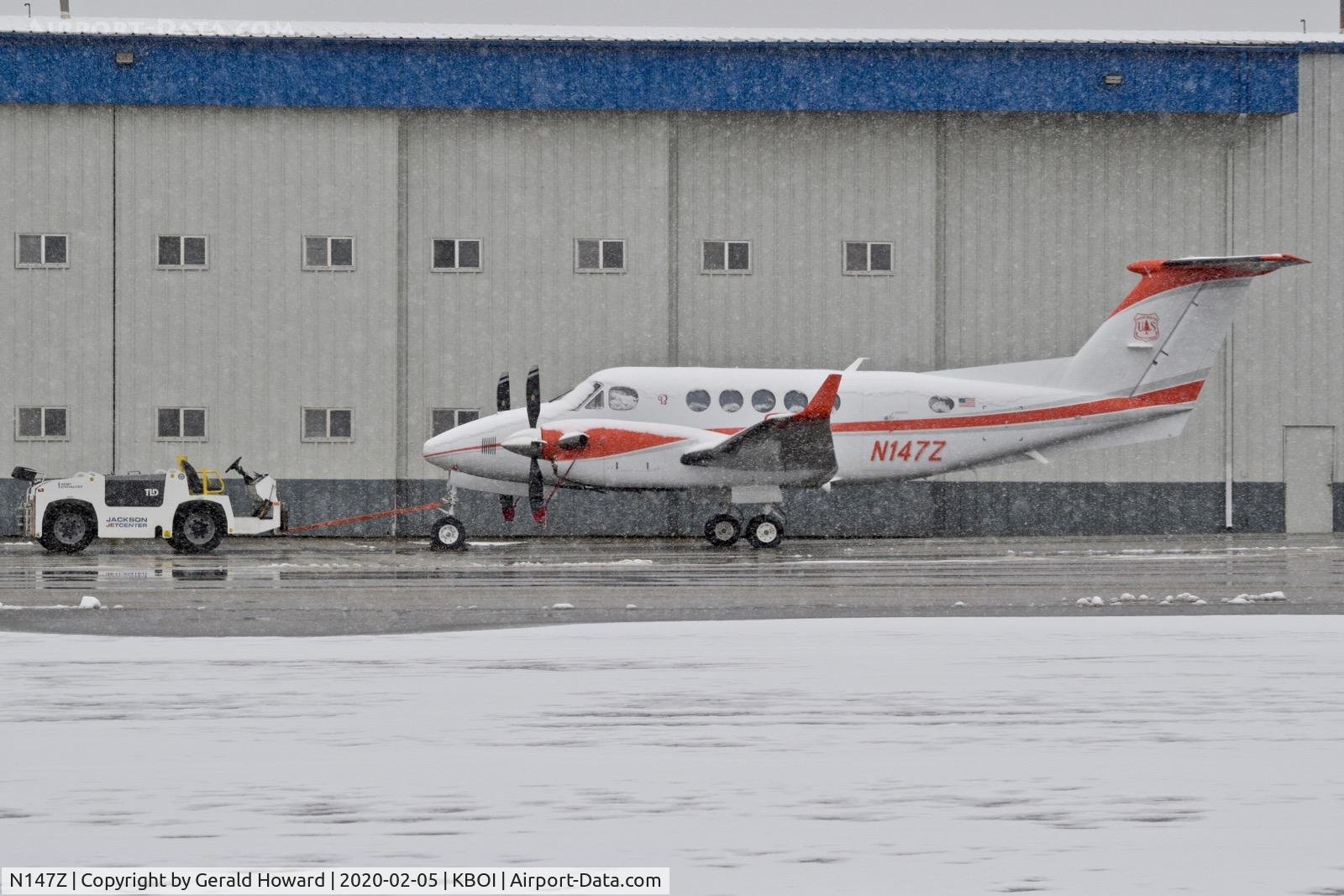 N147Z, 2018 Beech B200GT King Air King Air C/N BY-323, Towed to maintenance.