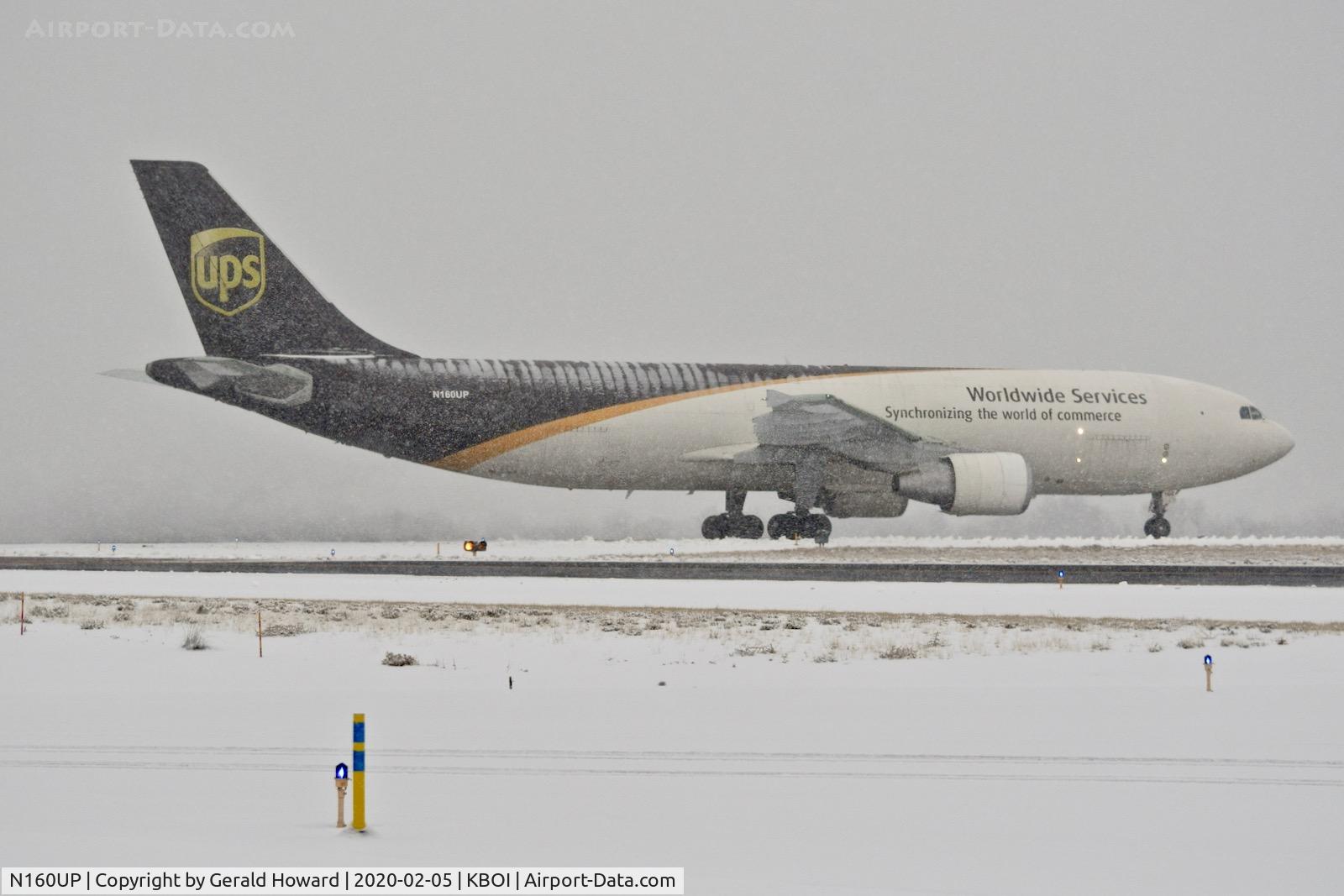 N160UP, 2004 Airbus A300F4-622R C/N 0849, Starting take off run on 10R.