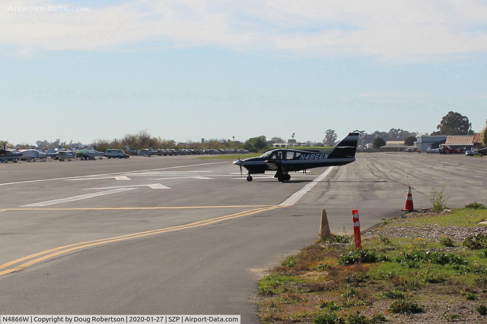 N4866W, 1976 Rockwell International 114 Commander C/N 14196, 1978 Rockwell 114 COMMANDER, Lycoming IO-540-T4AD 200 Hp, taking the active