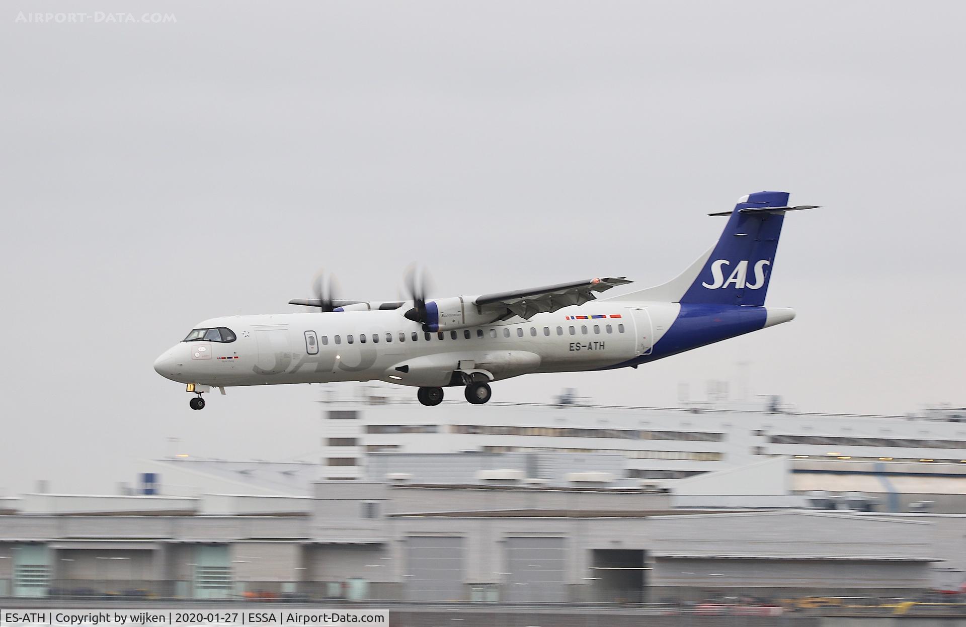 ES-ATH, 2012 ATR 72-600 (72-212A) C/N 1064, RWY 19L