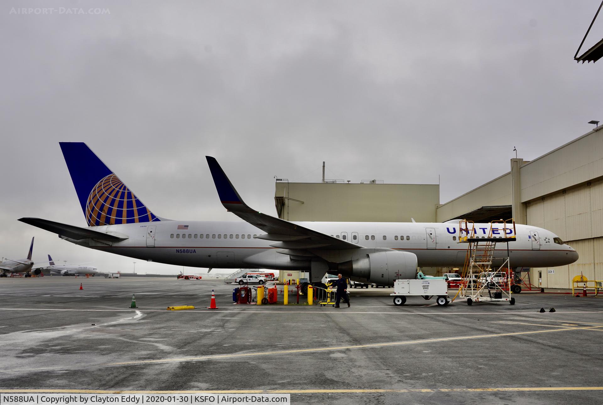 N588UA, 1993 Boeing 757-222 C/N 26717, SFO 2020.